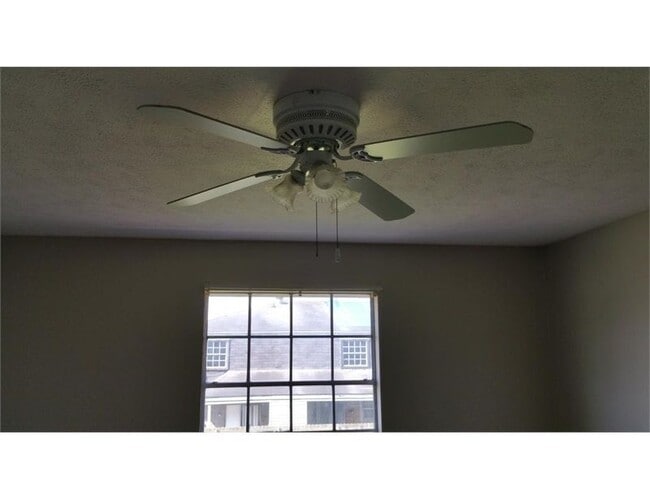 Photo - 10921 Roger Dr