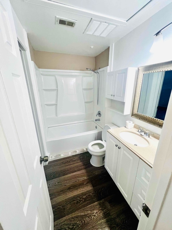 Photo - 124 April Point Dr S Unit 124