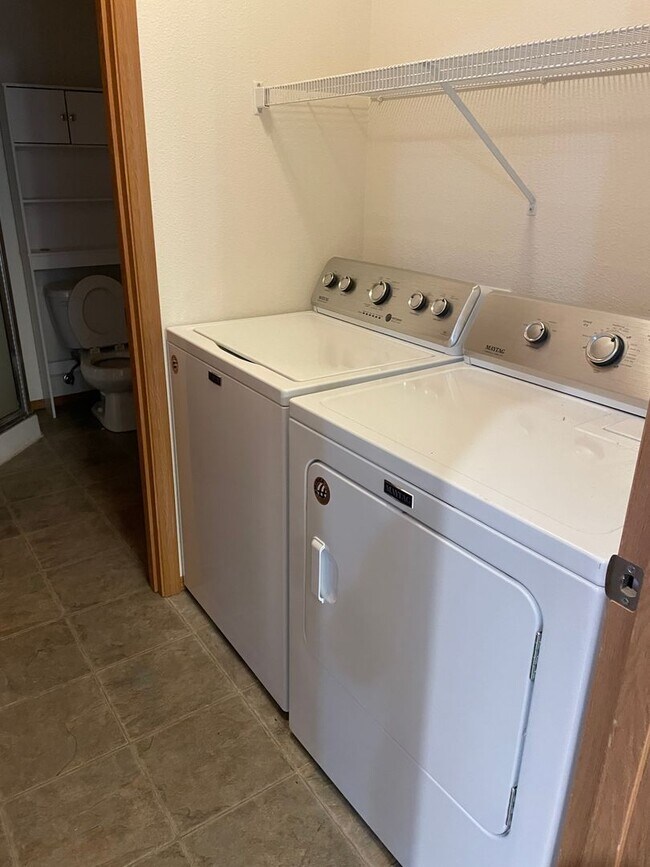 Photo - 1209 W Franklin St Unit B