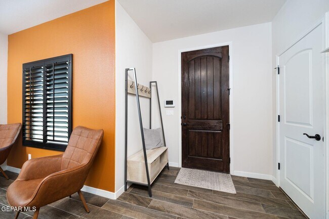 Photo - 13645 Lancashire St