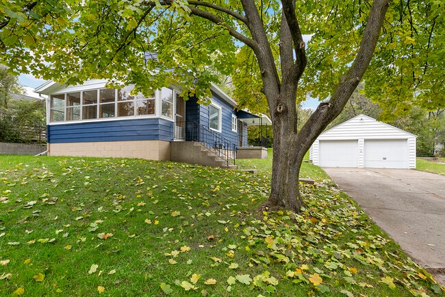 Photo - 1633 McDonald St NW