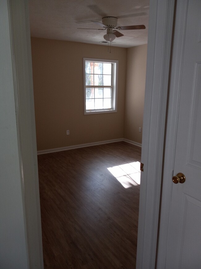 Photo - 589 Blue River Ct