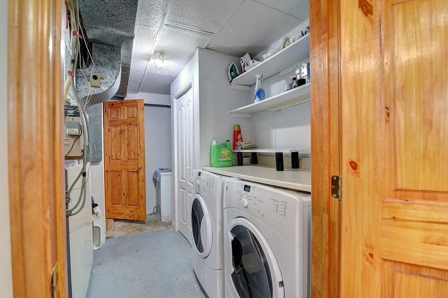 Photo - 7731 Broadway