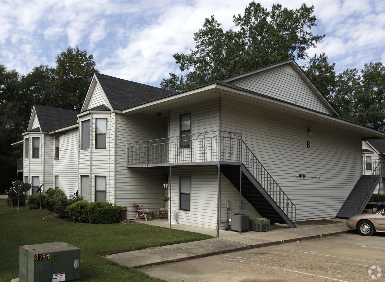 Amber Woods Apartments - Amber Woods Apartments