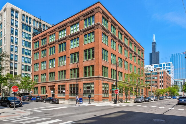 Building Photo - 331 S Peoria St Unit 304