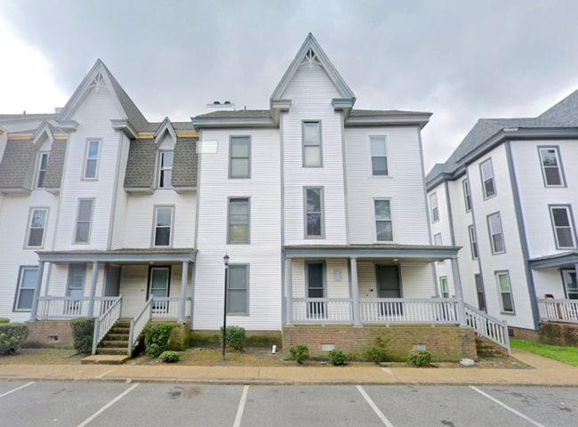 Building Photo - 1003 Green St Unit 1003