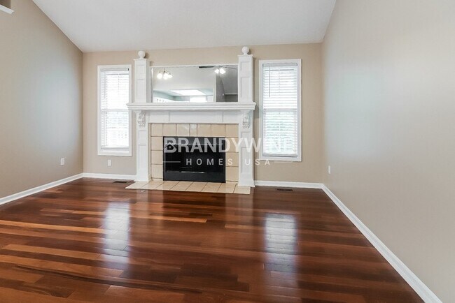 Photo - 106 W Laredo Trail