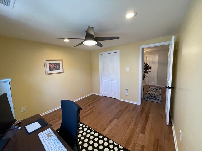 Office - 10012 Beacon Pond Ln