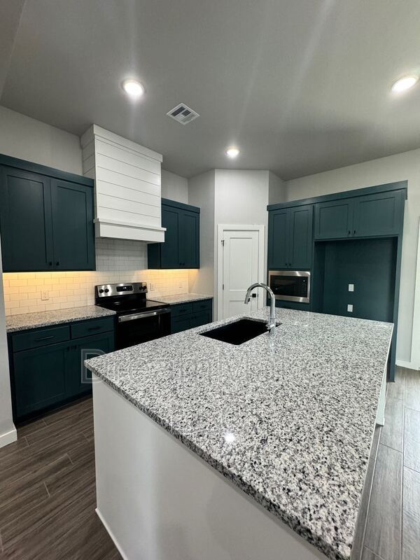 Photo - 828 Apple Blossom Wy