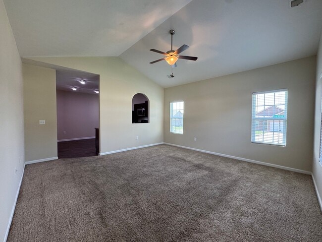 123 John Davis Dr