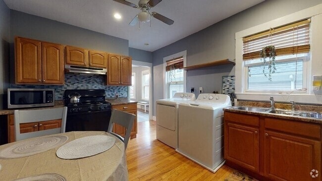 Building Photo - 12 Bentham Rd Rental