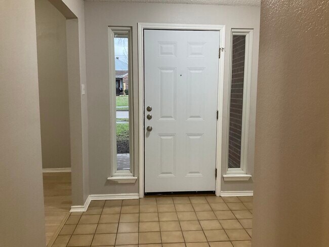 Photo - 512 Buttercup