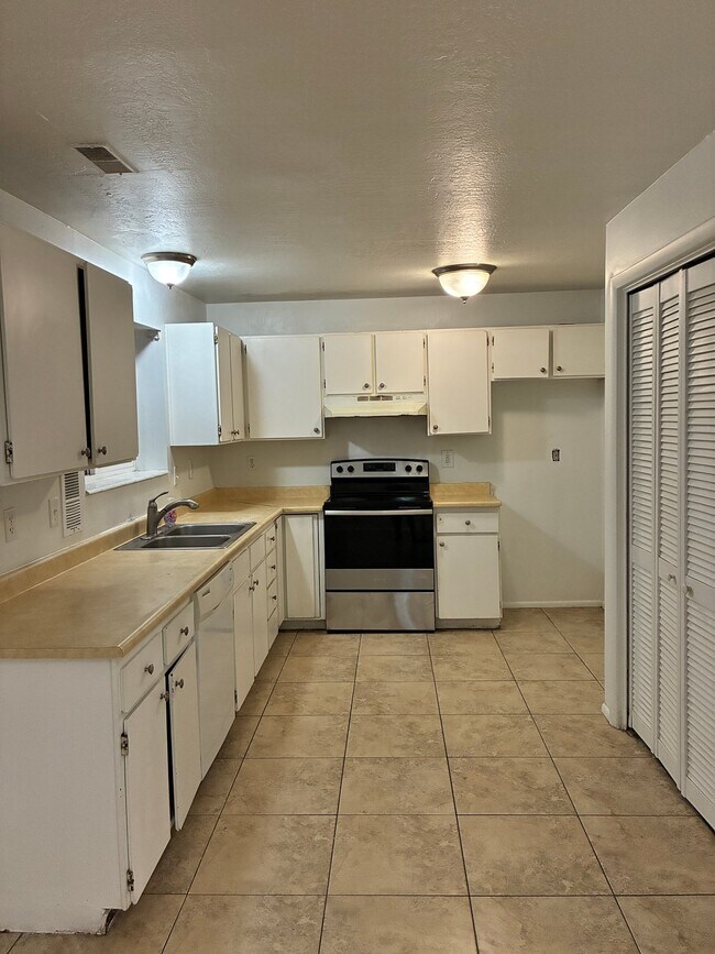 Photo - 1321 E 4200 S Unit 1