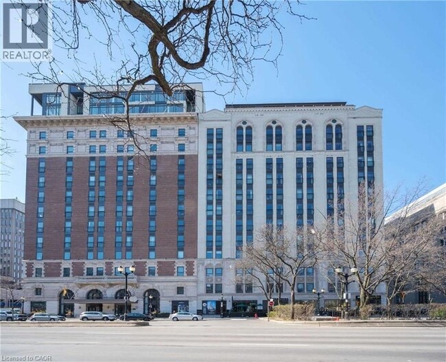 Photo - 112 King St E