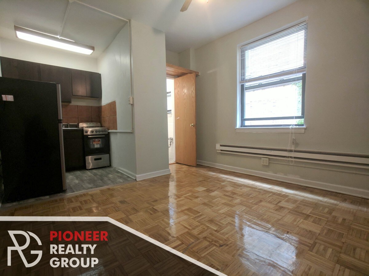 Photo - 505 W Belmont Ave Apartment