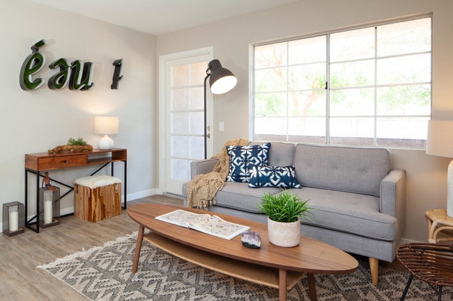 Photo - Driftwood Apartments