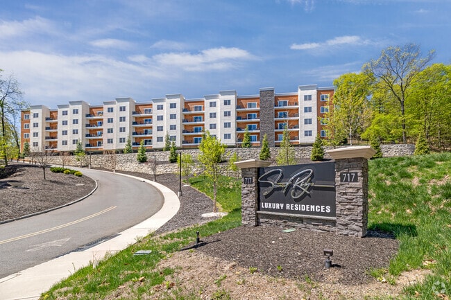 Sunset Ridge at Totowa