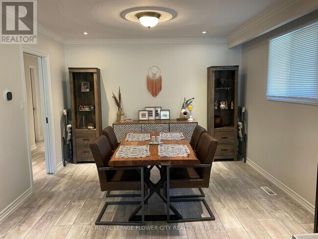 Photo - 62 Edmonton Rd