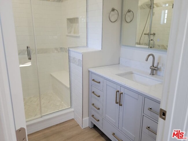 Photo - 1180 S Bronson Ave