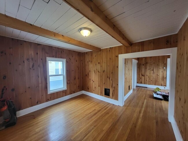 Photo - 547 Hickok Ave