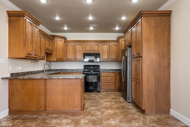 4801 Lochmoor Cir