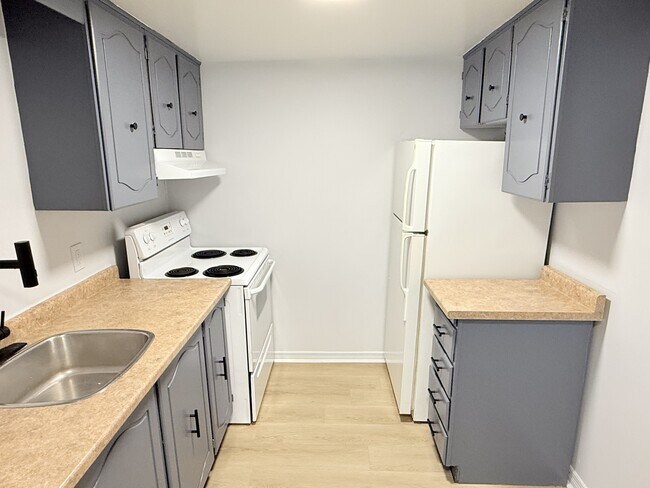 Photo - 4 Dufferin St Unit 103