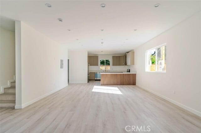 Photo - 17426 Roscoe Blvd