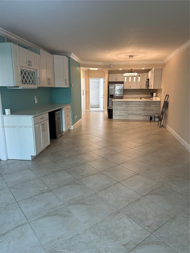 Building Photo - 2731 NE 14th Street Causeway Unit 205