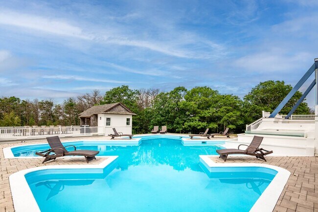 Photo - 984A Noyac Path