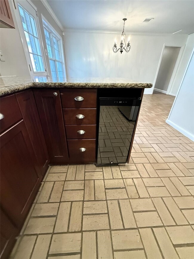 Photo - 9646 Meadowglen Ln