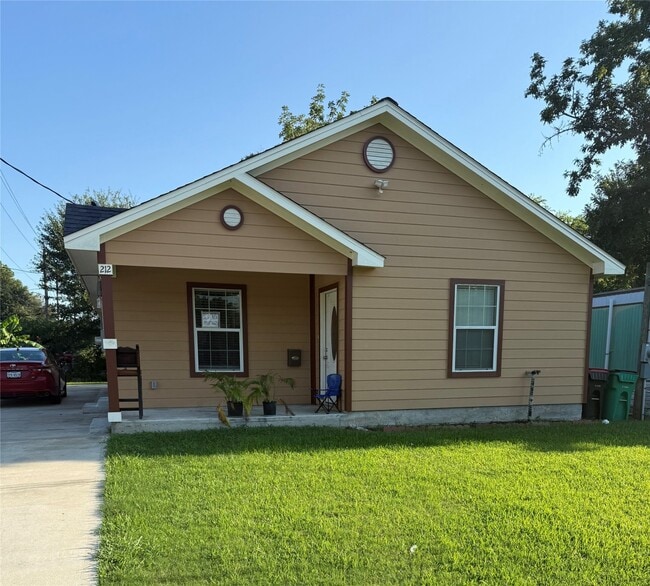 Building Photo - 210 E Homan Ave Rental