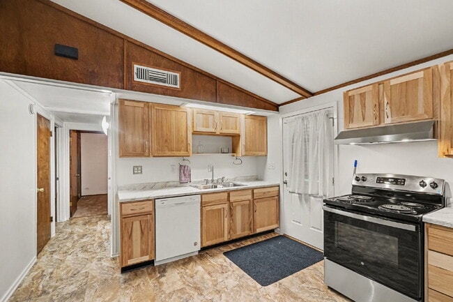 Photo - 3-Bedroom Duplex with Finished Basement & Central Air $1600/month