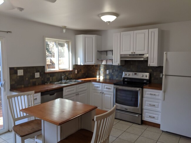 Building Photo - Cozy Fort Collins Condo for Rent Unit 2