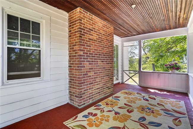 1115 Danby Rd