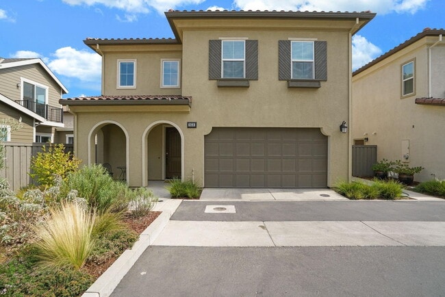 Building Photo - Cannery living! Rental