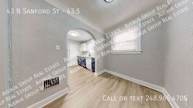 Photo - 43 N Sanford St Unidad 43.5