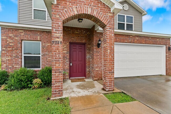 Photo - Beautiful home Located in desirable west F...