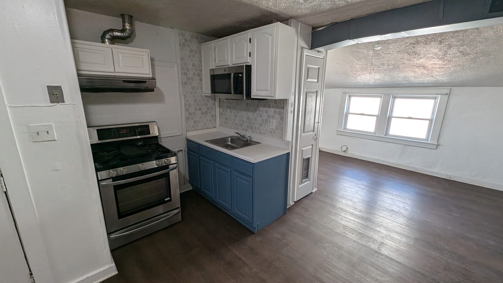 Photo - 302 Belmont Ave Unit 2