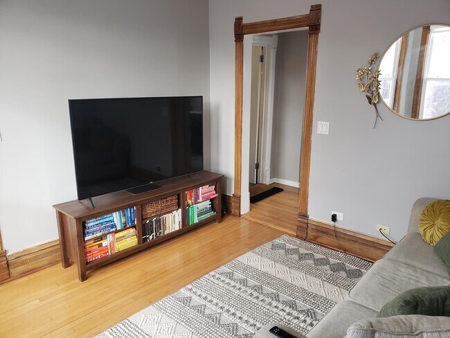 Photo - 1236 W Oakdale Ave Unidad 2F