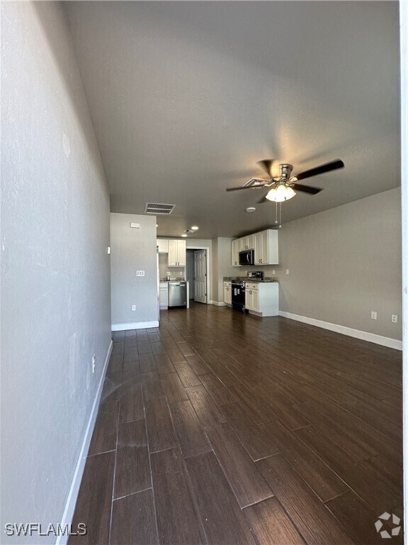Building Photo - 2420 Linhart Ave Rental