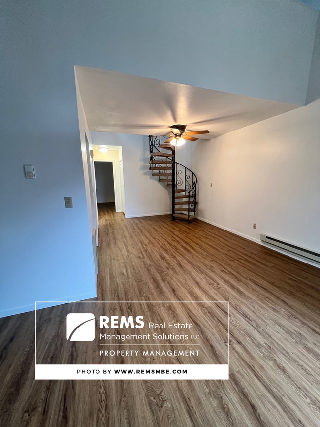 Photo - 2 Cedar Trail