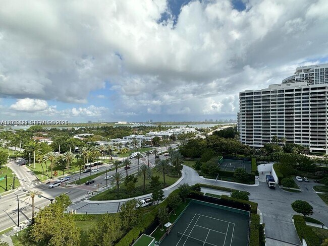 10185 Collins Ave Unit 1103