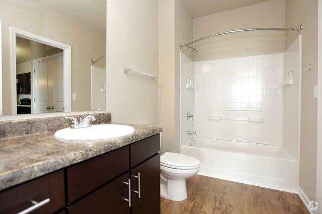 1 BR Designer Overlook - bathroom