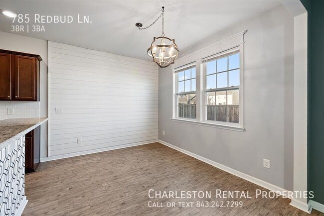 Photo - 785 Redbud Ln