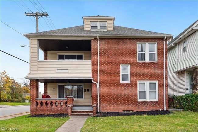 Building Photo - 3740 E 151st St Unit UP