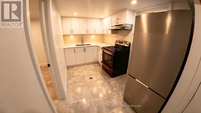 Photo - 610 Cartier Ave
