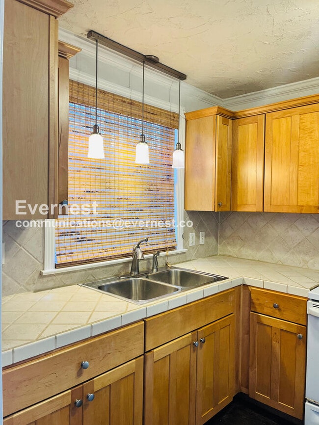 Photo - 454 Bowling Ave