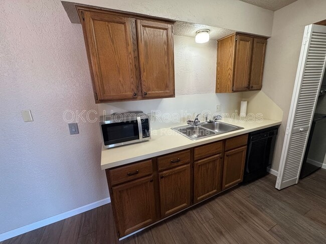 Photo - 3200 W Britton Rd Unit Apt 296