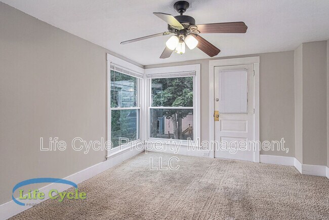 Photo - 1004 Chatham St NW