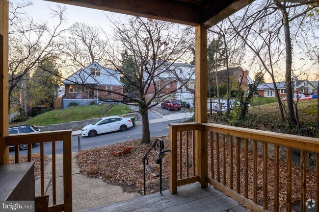 Building Photo - 2914 Bayonne Ave Unit 2 Rental